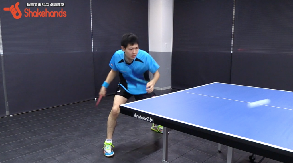 千葉悠平選手。基本のフォアドライブの打ち方_01