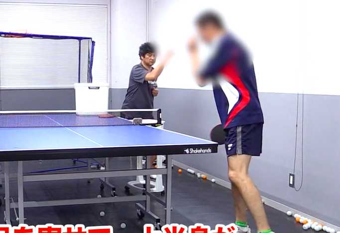 フォアハンドの体重移動は右から左ではない!右足を送り出すとは??_03