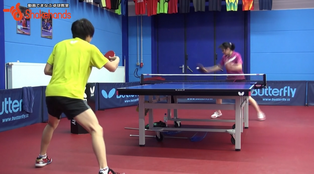 邱コーチのシステム練習。浜本選手の女子高速ラリーに対応するフォア_02