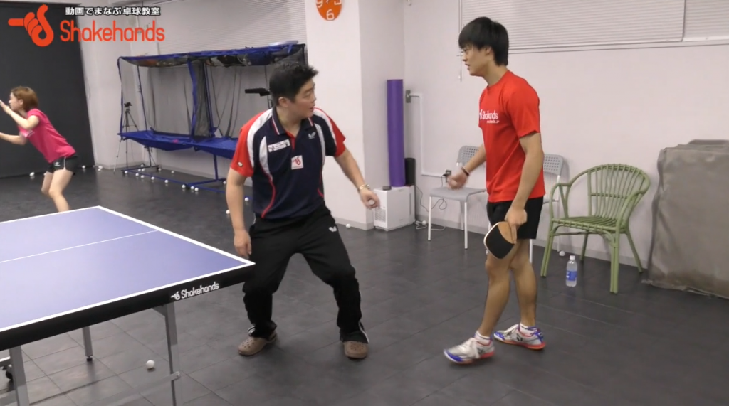 ペンのフォアドライブ。トップ選手のタイミングと足の使い方 by邱建新_02