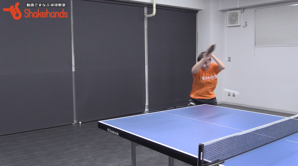 中国式ペン選手のフットワークの基本。ピッチに注意!by宋恵佳_00