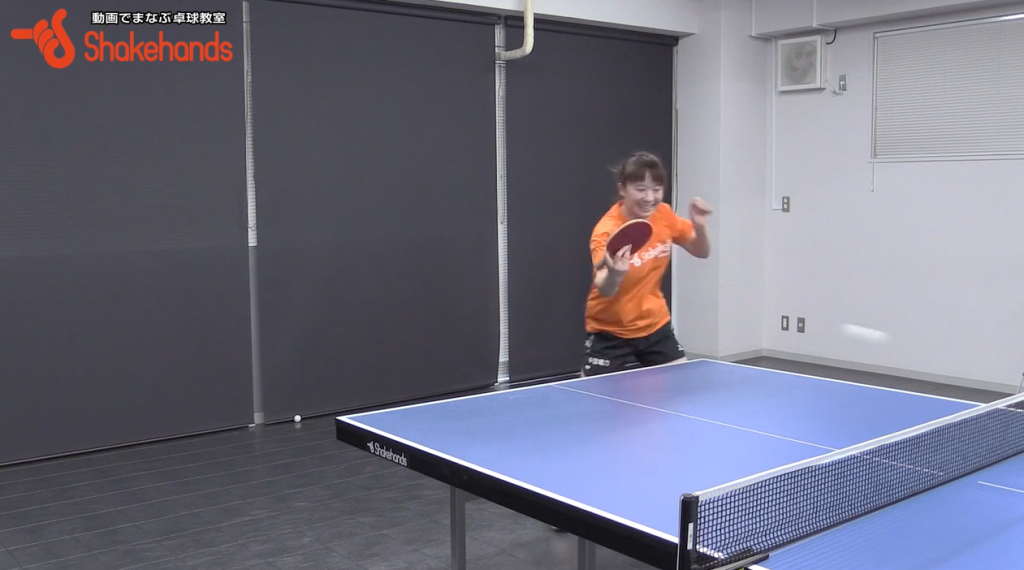 中国式ペン選手のフットワークの基本。ピッチに注意!by宋恵佳_01