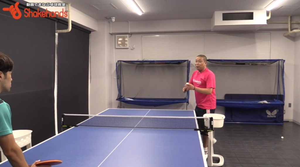 2モーションサーブを平塚コーチが及川選手に教える_01