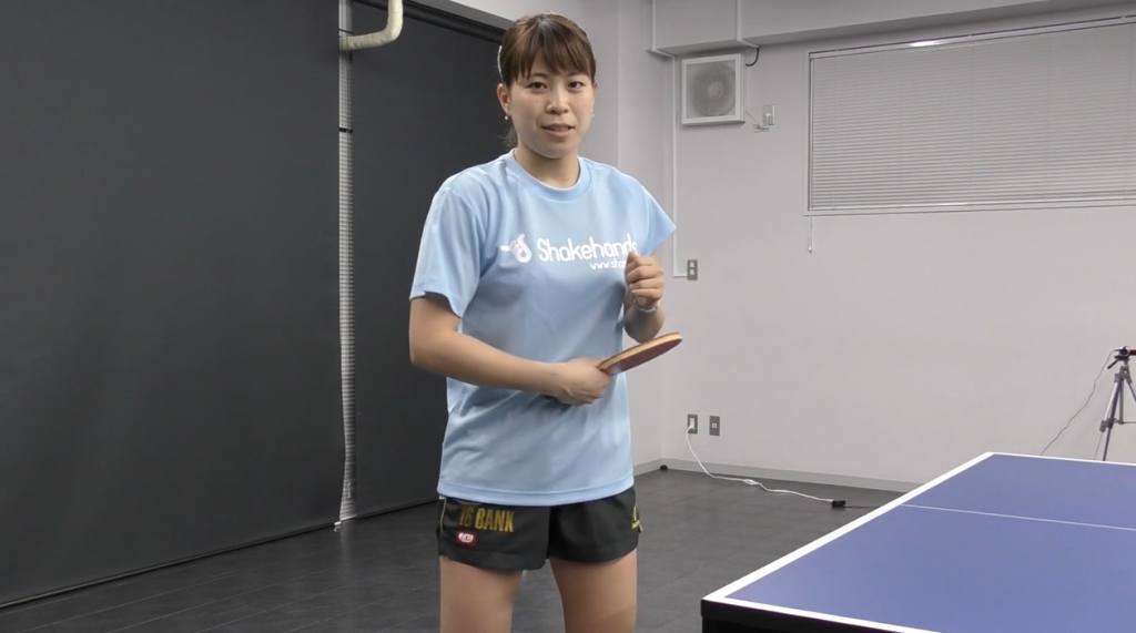 基本のバックハンド。バックは体の前で振れば安定するby松澤茉里奈_03