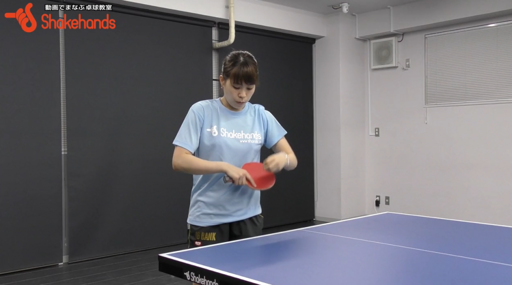 松澤茉里奈の投げ上げバックサーブ。ポイントはボールの高さ!_00