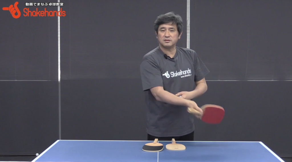 日ペンの角型と丸型ラケットの違い。ドライブを打つ選手は角型! by平岡義博_02