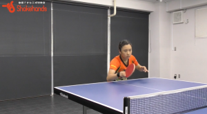 森薗美月のフォアドライブ。ボールをひっぱれば強く打てる