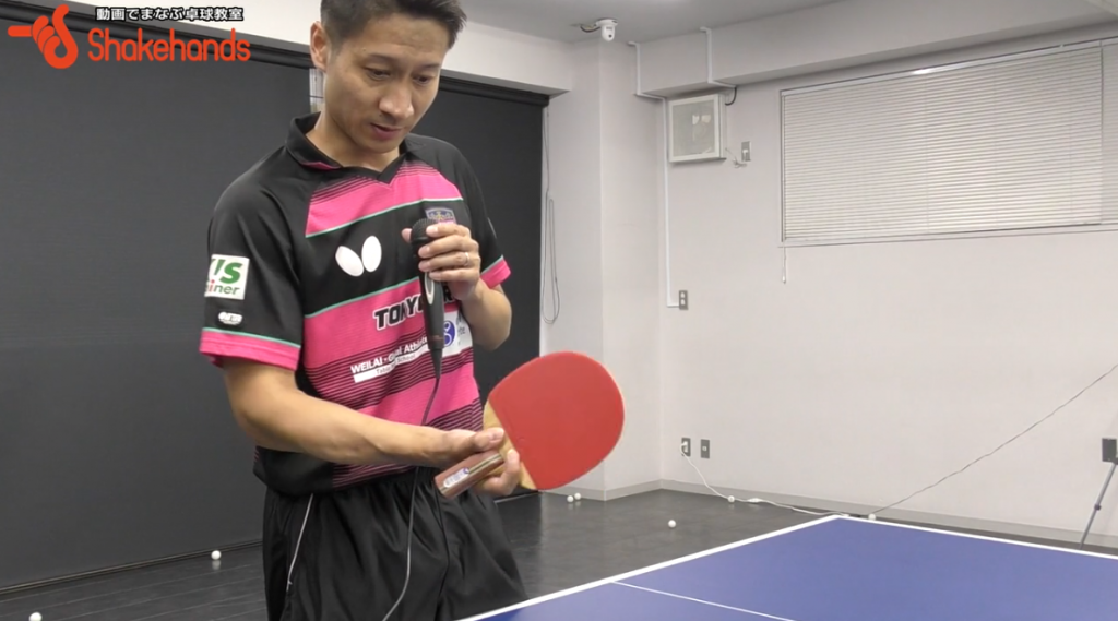 吉田海偉の強打バックハンド。指の使い方で、速く打つ_03