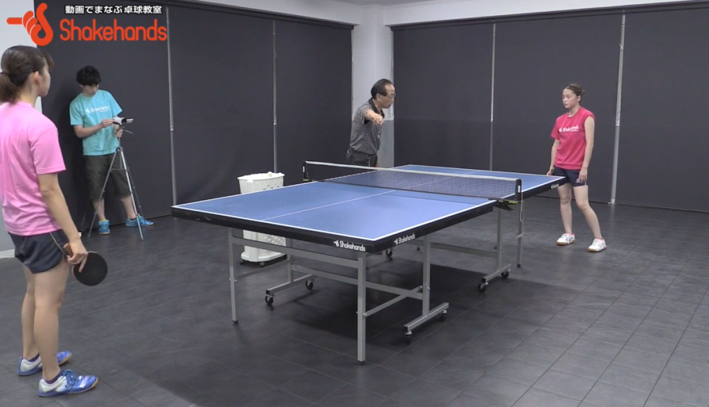 近藤欽司の試合に勝つ。フォアに突然来たボールも取るバックハンド!_01