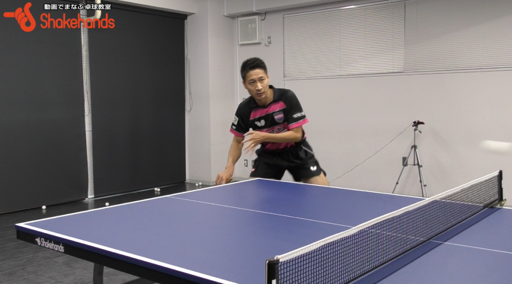 吉田海偉の回りこみフォアドライブ。腰がポイント!威力を出す_02