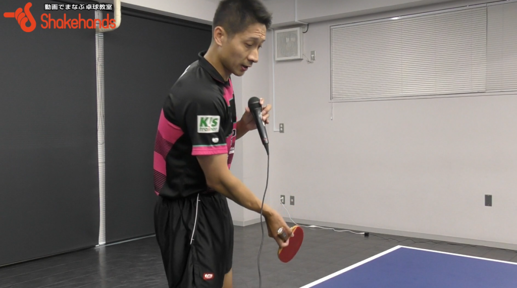 吉田海偉のペンのバックドライブ。フォア面で強く打てる!_03