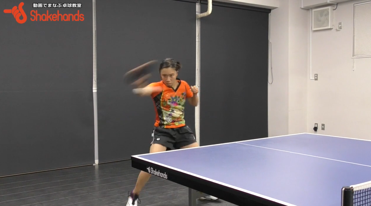 森薗美月の試合で動けるオールフォア。下がってもドライブ打てる