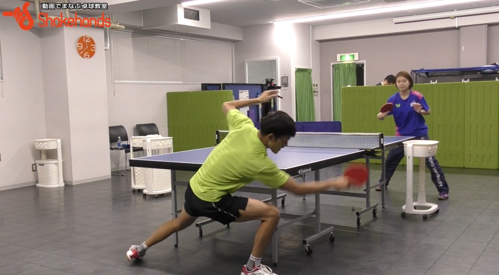 吉村和弘のフォア前ドライブ。相手が取れないコースに打つ_01