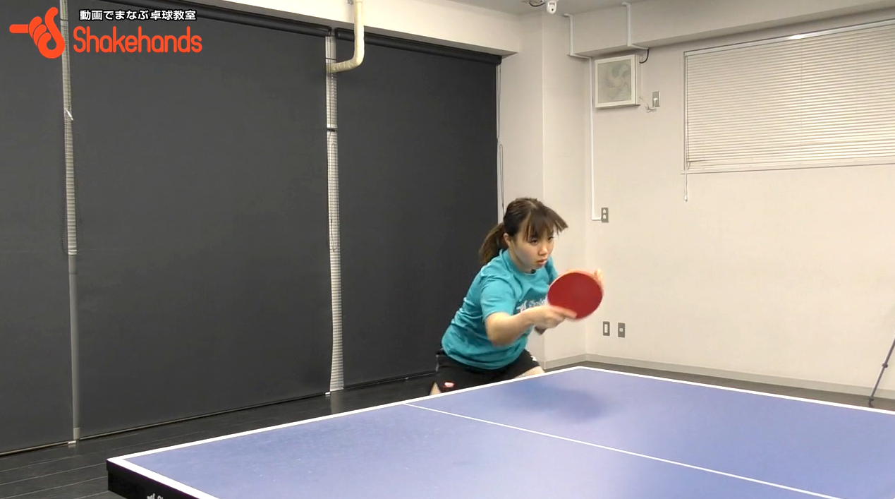 森薗美咲のフォアバック。両サイドのボール確実に打つ