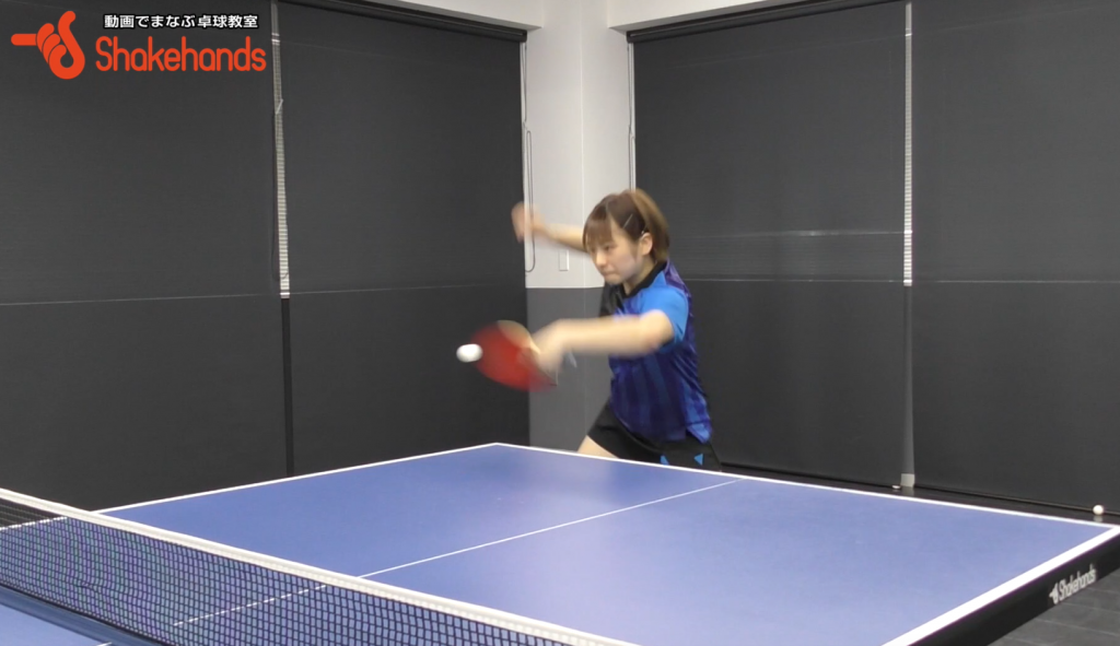 前田美優のバックスマッシュ。打ちやすい持ち方_03