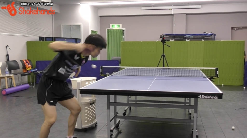 吉田雅己の下回転サーブ。ラケットを振り切る体の動き_03