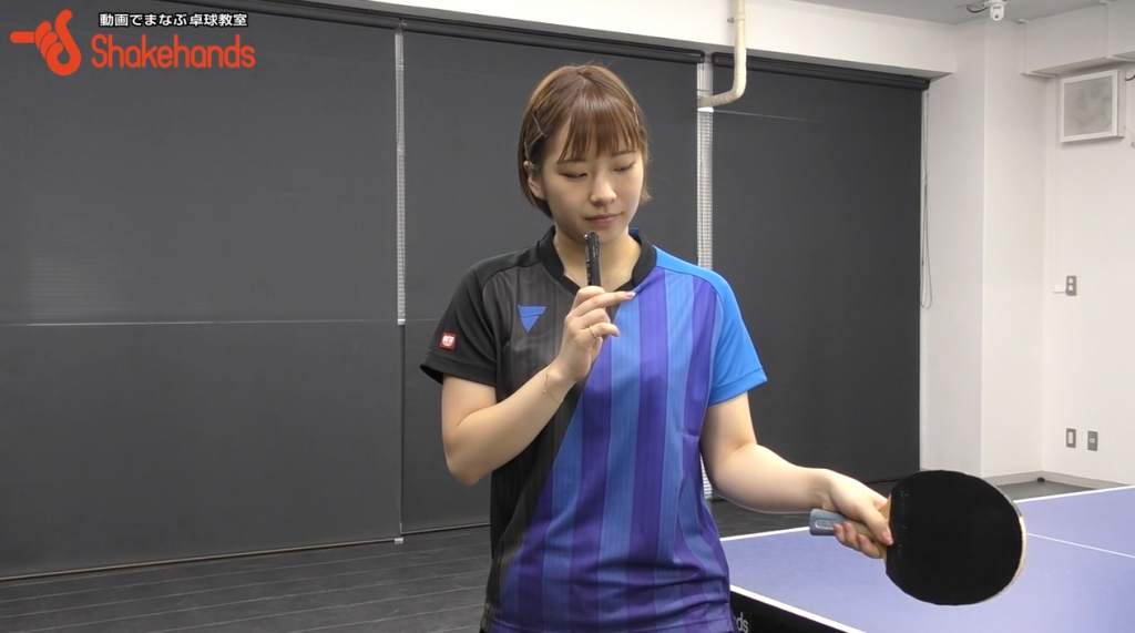 フォアフリック!ポイントはラケットの先端by前田美優_01