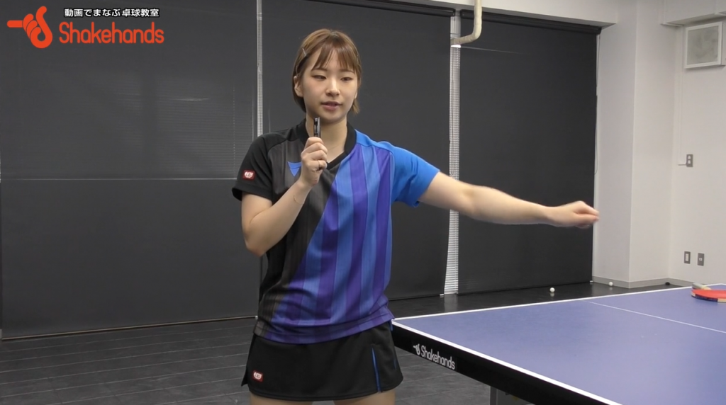 前田美優フォアバック。バック表なのでフォアも前で打つ_00