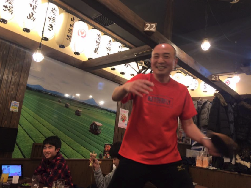 豪快なエアー卓球ラリー!!
