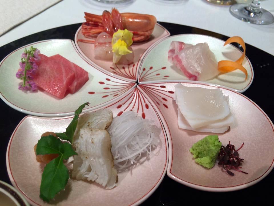 豪華な食事が振る舞われました