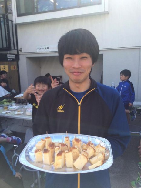 八丈島から村上卓球コーチのお手製ケーキ!