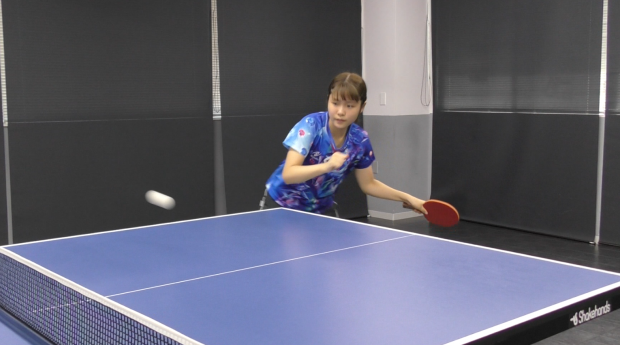 梅村優香の変化卓球。表ラバーのブロック、横回転ツッツキで得点!