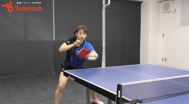 前田美優フォアバック。バック表なのでフォアも前で打つ_表紙