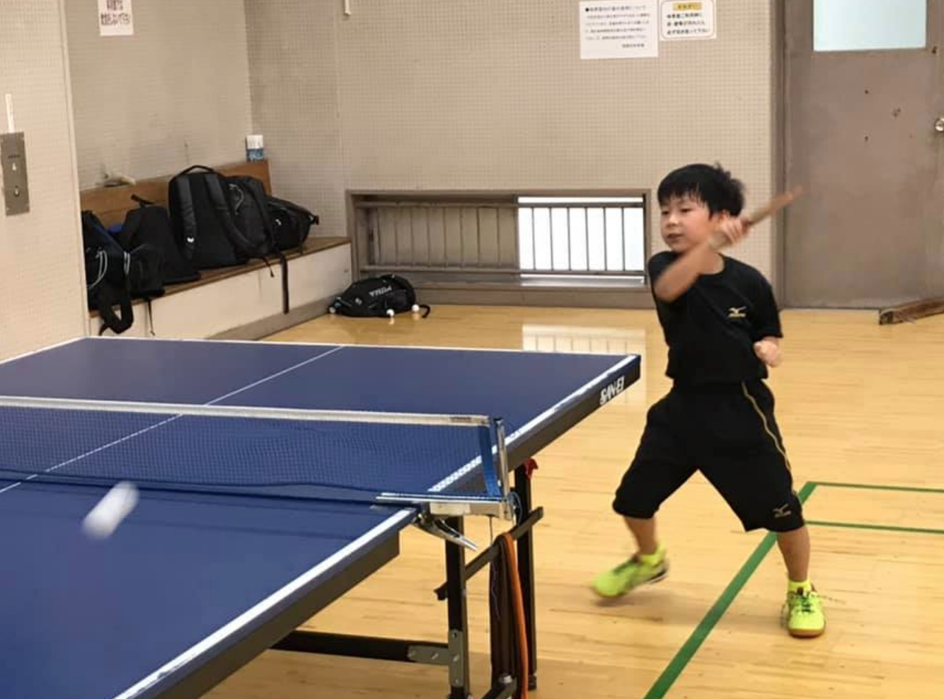 キツイ卓球練習も集中